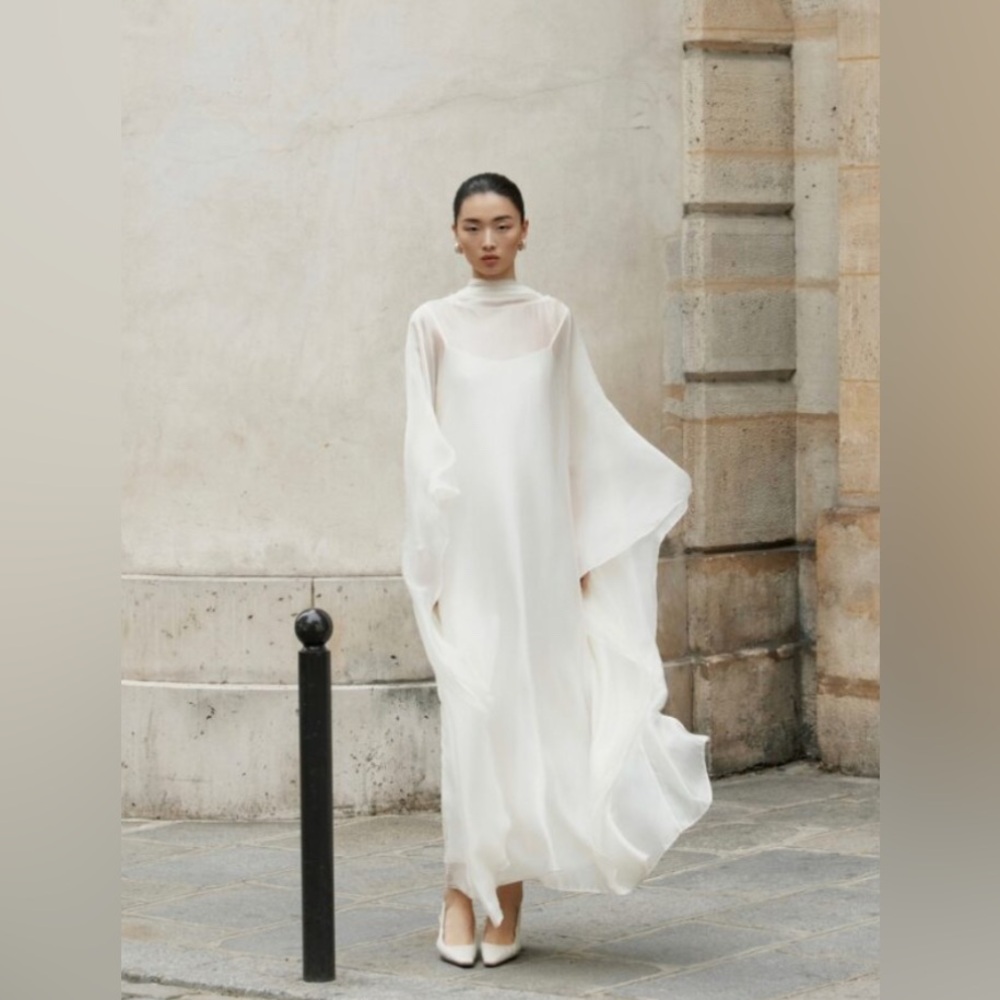 Elegant White Long Sleeve Dress
